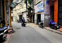 Bán nhà phố Hoa Bằng, Cầu Giấy 50m2, 5 tầng, gần trường THCS Yên Hòa, giá 6.8 tỷ.
