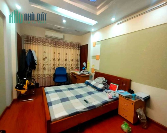Bán nhà phố Hoa Bằng, Cầu Giấy 50m2, 5 tầng, gần trường THCS Yên Hòa, giá 6.8 tỷ.