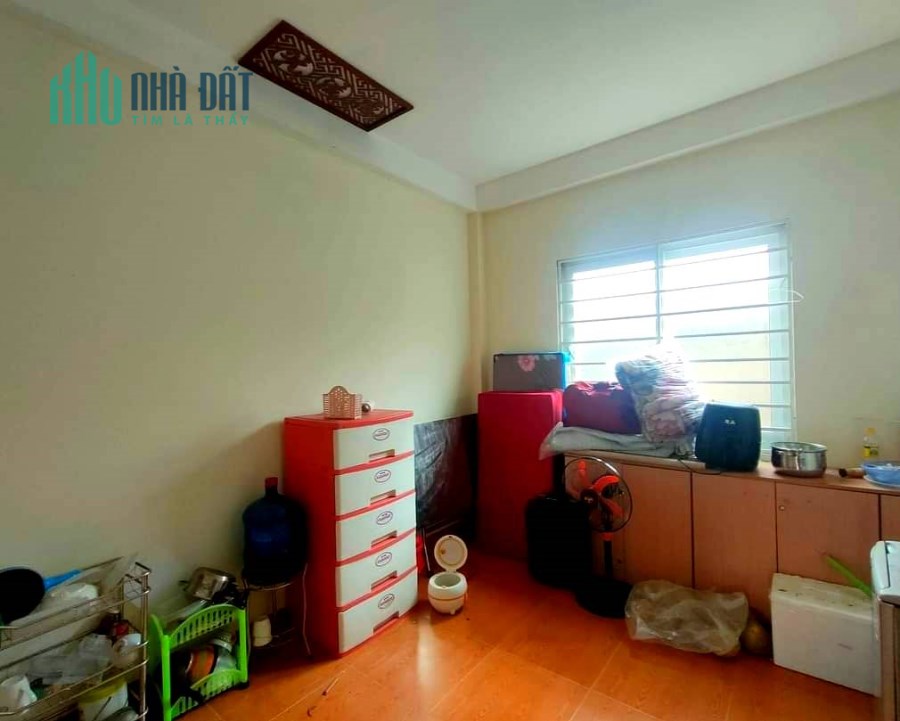 Bán nhà phố Hoa Bằng, Cầu Giấy 50m2, 5 tầng, gần trường THCS Yên Hòa, giá 6.8 tỷ.
