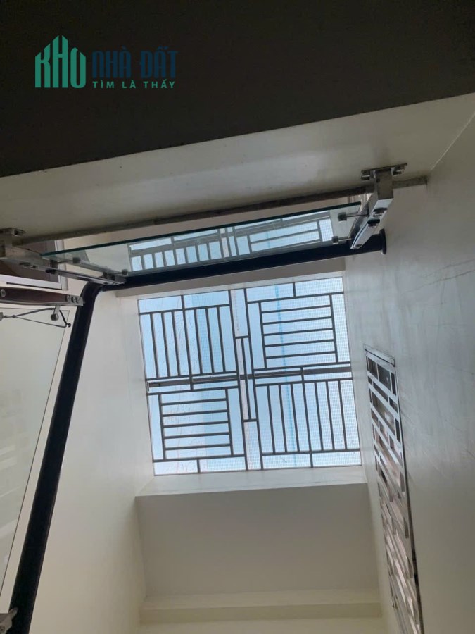 Đầu tư kho xưởng mới cần bán nhanh nhà Hẻm xe Hơi 90m2 4 tầng Tô Hiệu Tân Phú.