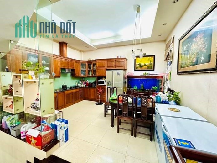Nhà đẹp phân lô, vỉa hè, ô tô Trần Quốc Hoàn Cầu Giấy, ở - VP 60m nhỉnh 13 tỷ