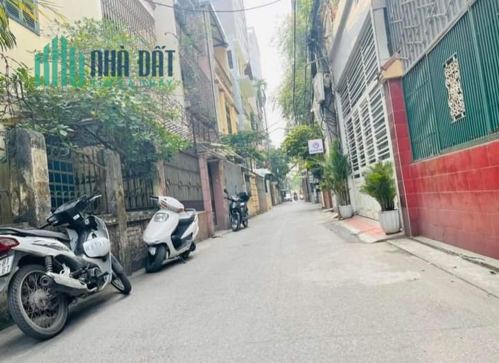 Nhà đẹp phân lô, vỉa hè, ô tô Trần Quốc Hoàn Cầu Giấy, ở - VP 60m nhỉnh 13 tỷ