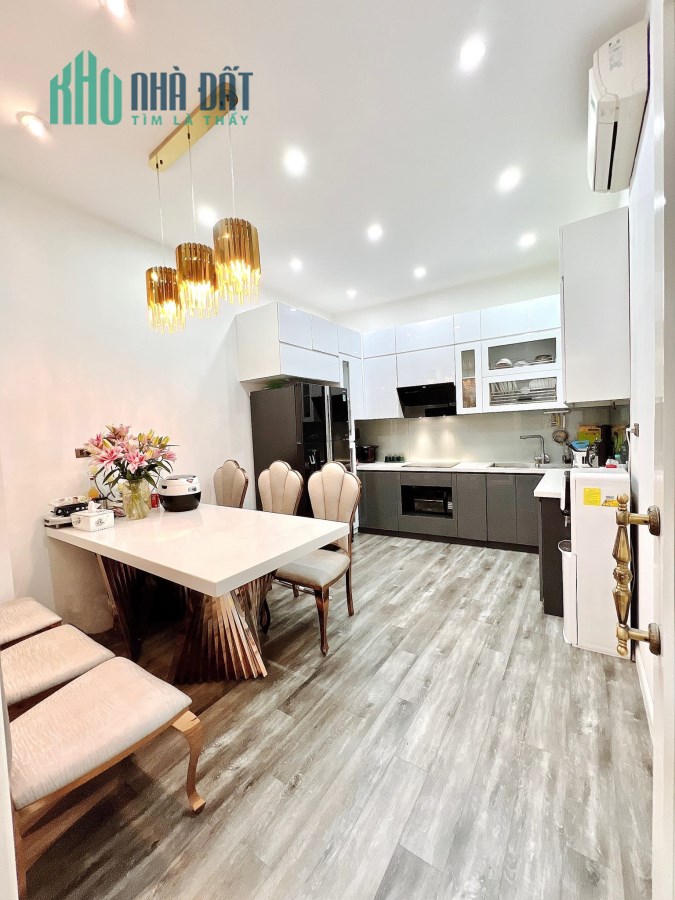 NHÀ SỔ ĐỎ CHÍNH CHỦ - PHỐ TẠ QUANG BỬU  - MỚI ĐẸP - 40M2 - 4TẦNG - 4,1 TỶ.