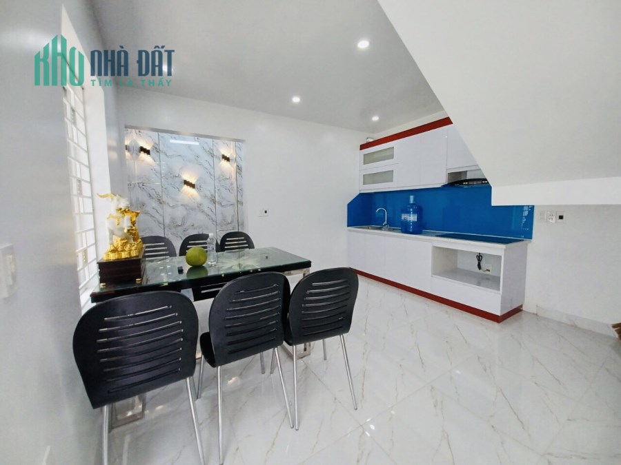 Bán nhà phố Thư Trung, 4 tầng lô góc cực đẹp GIÁ 2.75 tỉ ngõ cực nông