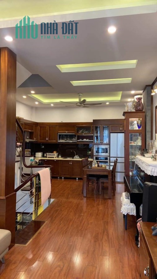 rẻ tụt quần ! nhà gần mặt phố hoàng ngân oto vào nhà 52m 5t nhỉnh 7ty.
