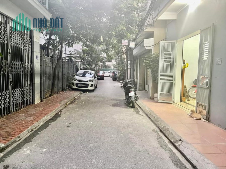 nhà đẹp nhà đẹp trần quốc hoàn cầu giấy ô tô tránh 60m 4t nhỉnh 13 tỷ.