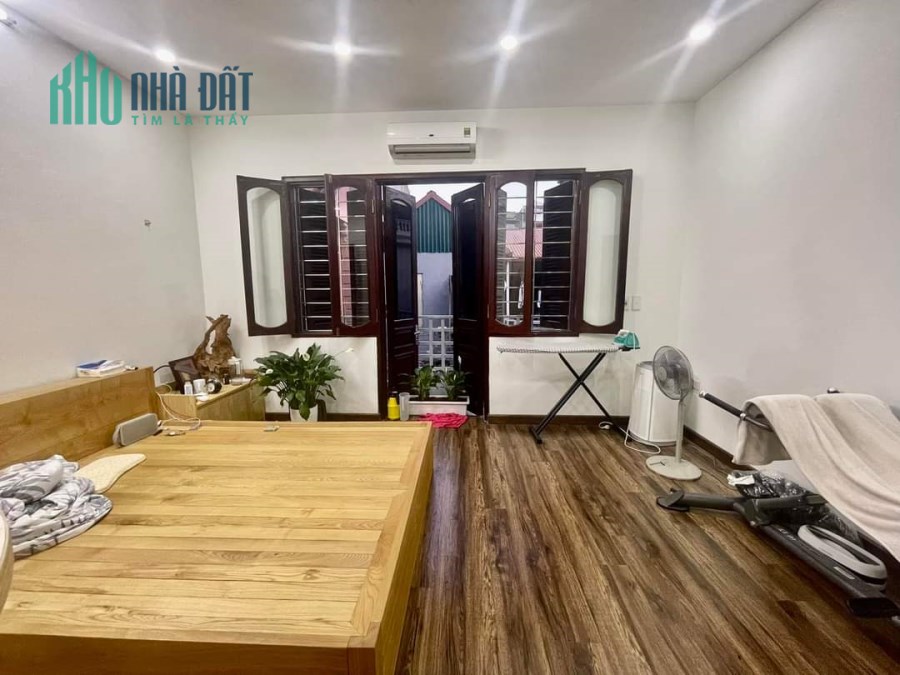 nhà đẹp nhà đẹp trần quốc hoàn cầu giấy ô tô tránh 60m 4t nhỉnh 13 tỷ.