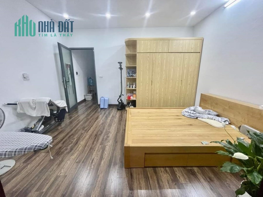 nhà đẹp nhà đẹp trần quốc hoàn cầu giấy ô tô tránh 60m 4t nhỉnh 13 tỷ.