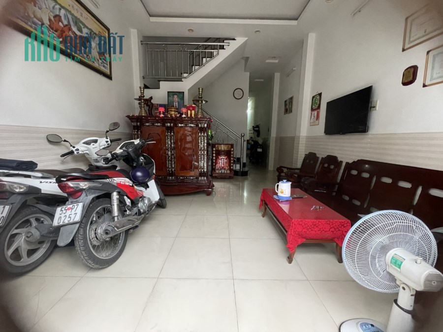 Gấp Bán nhà 3 tầng BTCT 72m2 Lê Công Phép Bình Tân HXH 4PN chỉ nhỉnh 6 tỷ