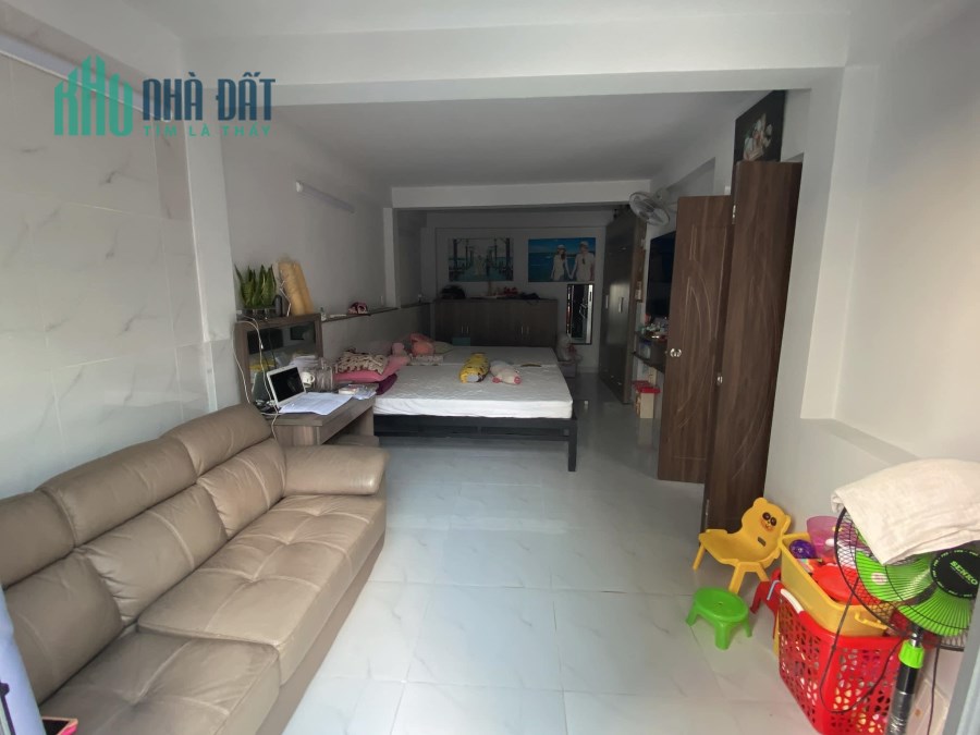 Giảm sâu 5 tỷ, nhà kinh doanh dòng tiền cực đỉnh tại Quận 1, ngang 11m, 10 phòng cho thuê