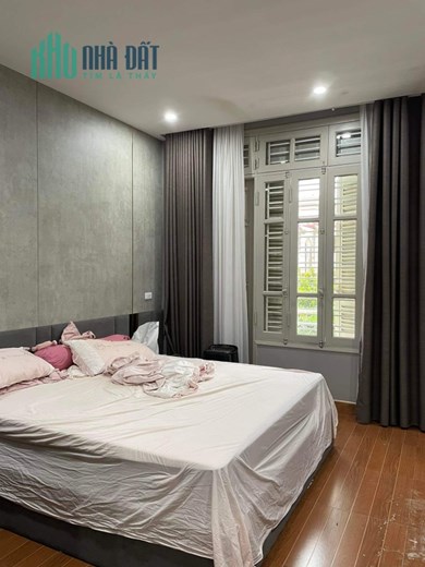 Bán nhà 104m2 phố Nguyễn Văn Cừ, Long Biên Gara Ô tô 7 chỗ Thang máy XỊN Kinh doanh siêu tốt 13.2 Tỷ