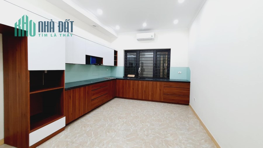 Bán căn nhà 103m2 phố Nguyễn Văn Cừ, Long Biên Gara Ô tô 7 chỗ Thang máy Kinh doanh vô đối 13.5 Tỷ