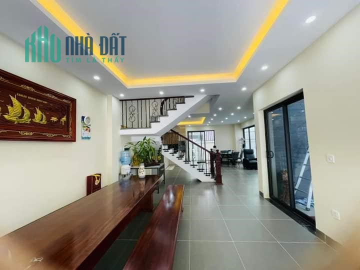 Nhà VIP Phú Diễn ,Oto đỗ cửa, Nội Thất Chuẩn 5* , DT 39m2, 5 tầng giá 3.7 tỷ
