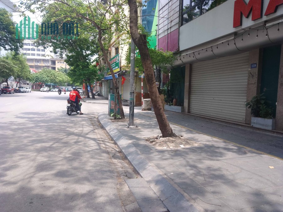 Bán nhà mặt phố Trần Đại nghĩa - Vỉa hè rộng 40m2*5 Tầng giá 10.8 Tỷ