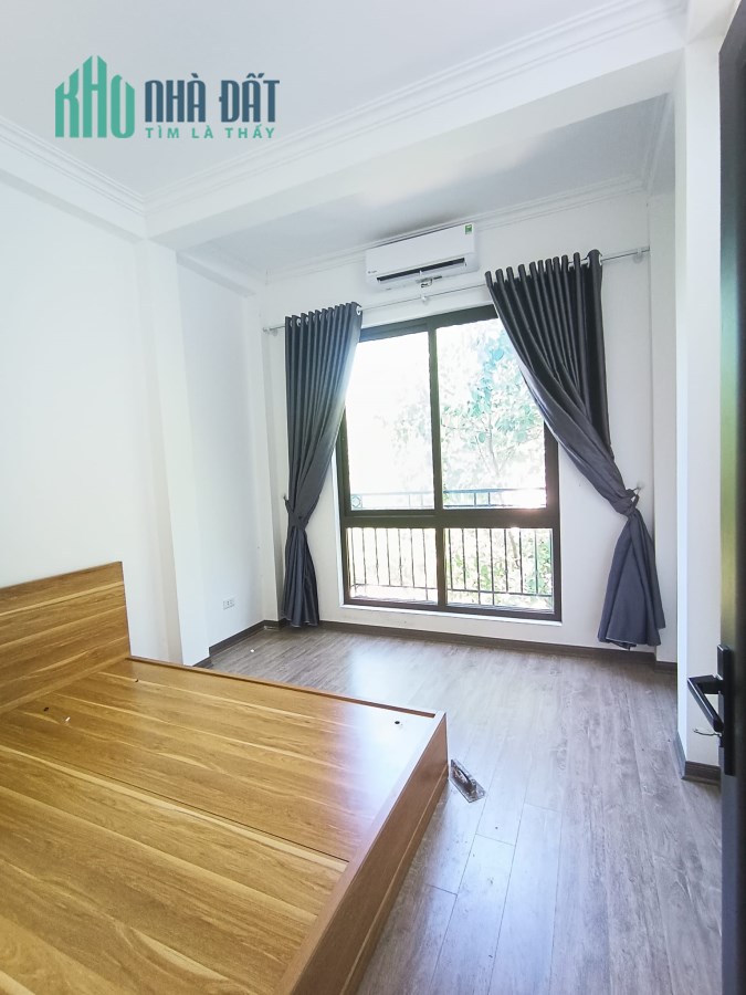 Bán nhà mặt phố Trần Đại nghĩa - Vỉa hè rộng 40m2*5 Tầng giá 10.8 Tỷ