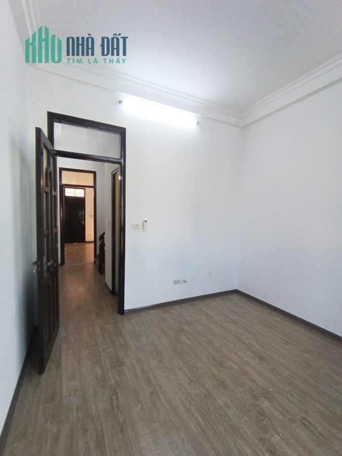 Bán nhà mặt phố Trần Đại nghĩa - Vỉa hè rộng 40m2*5 Tầng giá 10.8 Tỷ