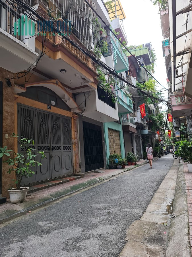 Nhà phân lô  phố 8-3 Hai Bà Trưng 60m2*5 Tầng giá 8.1 Tỷ