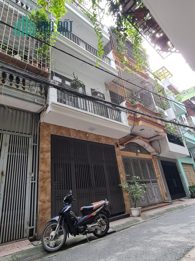 Nhà phân lô  phố 8-3 Hai Bà Trưng 60m2*5 Tầng giá 8.1 Tỷ