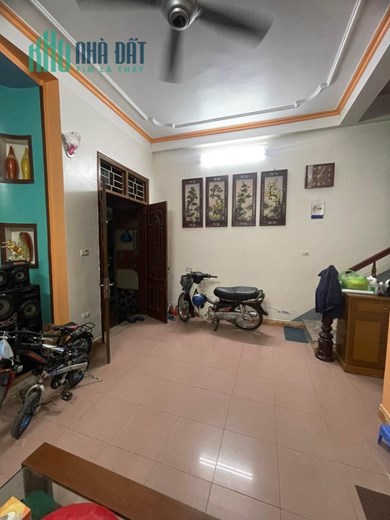 Nhà phân lô  phố 8-3 Hai Bà Trưng 60m2*5 Tầng giá 8.1 Tỷ