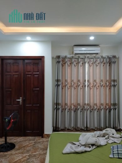 Nhà phân lô  phố 8-3 Hai Bà Trưng 60m2*5 Tầng giá 8.1 Tỷ