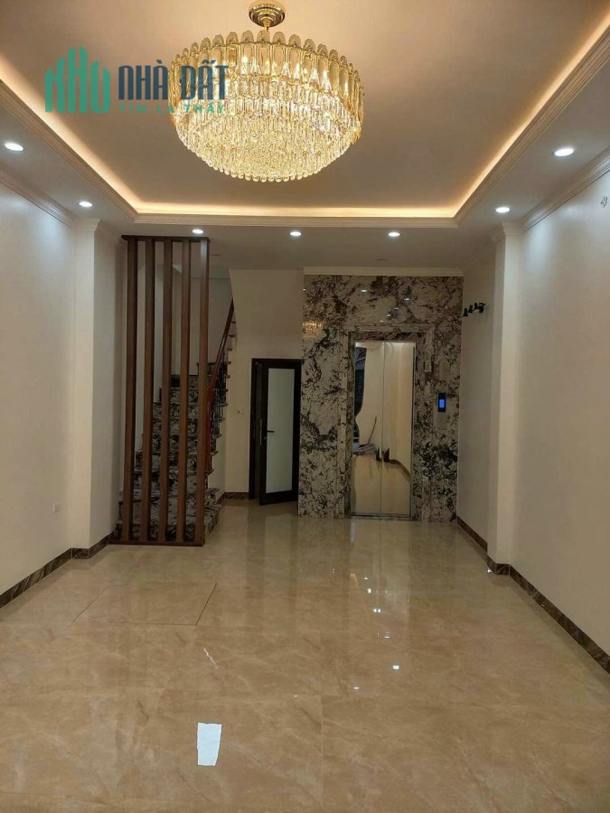 Bán nhà TÂY HỒ, Diện tích 45m2 7 tầng MT 4,3m.Giá 11,8 tỷ có thượng lượng.