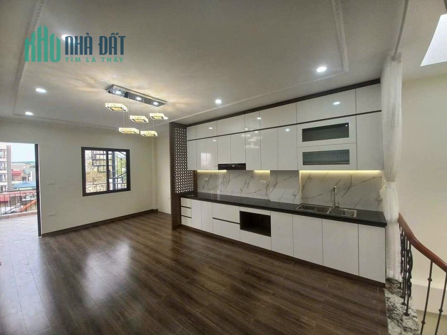 Bán nhà TÂY HỒ, Diện tích 45m2 7 tầng MT 4,3m.Giá 11,8 tỷ có thượng lượng.