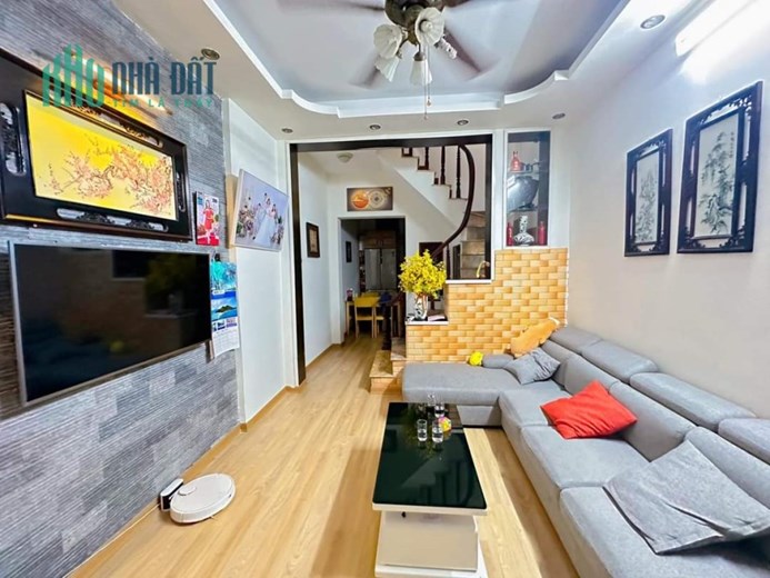 BÁN GẤP NHÀ ĐẸP TẠI BỒ ĐỀ - HỒNG TIẾN - LONG BIÊN, DÂN XÂY 40M CHỈ 4,4 TỶ