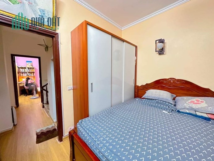 BÁN GẤP NHÀ ĐẸP TẠI BỒ ĐỀ - HỒNG TIẾN - LONG BIÊN, DÂN XÂY 40M CHỈ 4,4 TỶ