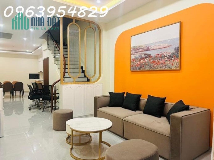 NHÀ MỚI Ở NGAY ĐƯỜNG LÁNG, GẦN Ô TÔ, Ô CHỜ THANG MÁY, CHỈ 7.2 TỶ