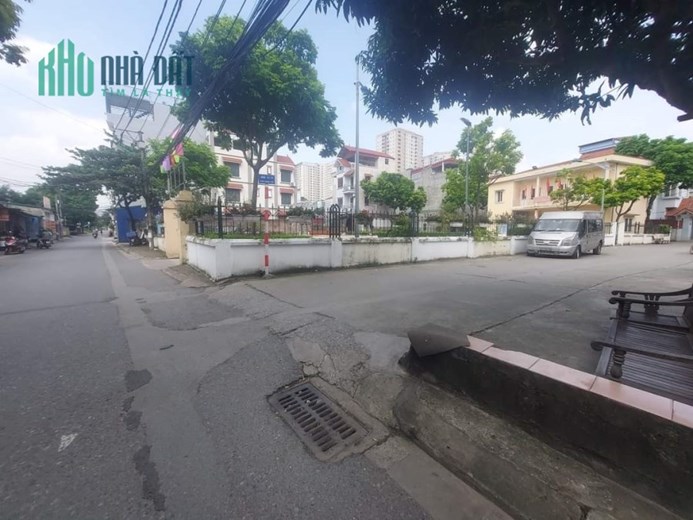 CẦN GẤP: BÁN ĐẤT THẠCH BÀN - NGỌC TRÌ - LONG BIÊN GẦN CHỢ GẦN Ô TÔ 2,9 TỶ