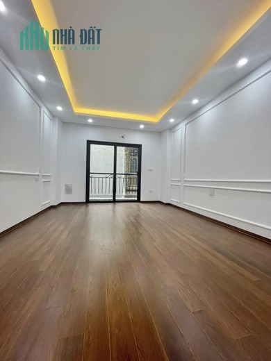 BÁN NHÀ THANH XUÂN PHỐ CÙ CHÍNH LAN, 40M, 8T, MT 4M, NHÀ ĐẸP, Ở NGAY, GARA OTÔ, 11 TỶ, 0937651883.