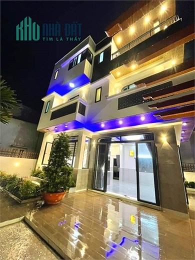 Biệt Thự Sân Vườn Hóc Môn, 240m2, 3 tầng, mới 100%, chỉ 10.5 tỷ