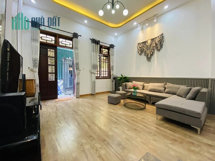 .Nhà Hoàng Diệu 2 chiều, 50m2, 2 tầng mới đẹp, 2.x tỷ
