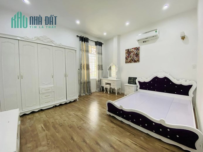 .Nhà Hoàng Diệu 2 chiều, 50m2, 2 tầng mới đẹp, 2.x tỷ
