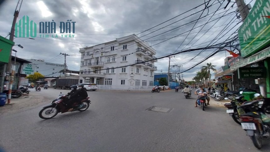 Bán nhà mặt tiền An Phú Đông 9 P.An Phú Đông QUẬN 12, ngan lớn 8m, Đường 12m, giá chỉ 15 tỷ