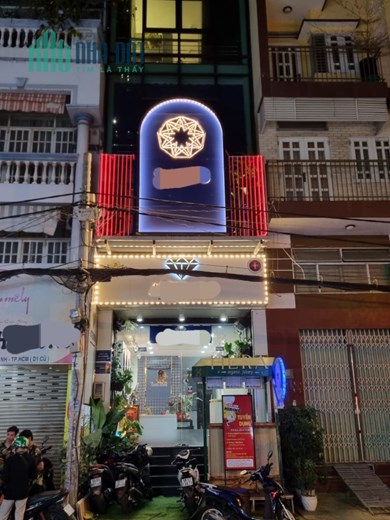 Sang nhượng toà nhà trung tâm D2, Quận Bình Thạnh (Nguyễn Gia Trí)