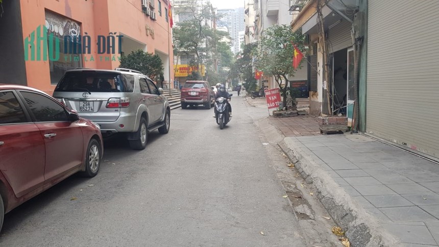 68MX7T ĐỖ QUANG NGUYỄN THỊ ĐỊNH OTO TRÁNH KINH DOANH