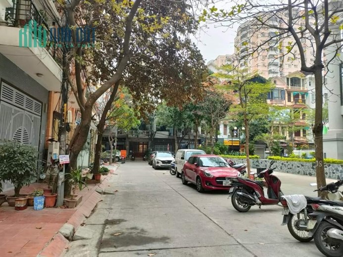60MX5T NGUYỄN CƠ THẠCH PHÂN LÔ KINH DOANH Ô TÔ TRÁNH