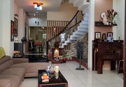 Nhà đẹp Trần Xuân Soạn Quận 7, Tặng toàn bộ nội thất xịn sò, có sân để xe hơi trong nhà