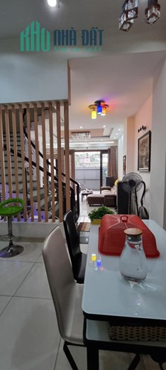 Nhà đẹp Trần Xuân Soạn Quận 7, Tặng toàn bộ nội thất xịn sò, có sân để xe hơi trong nhà