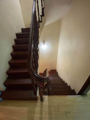 Bán nhà phân lô bãi ô tô, ngõ 168 Trung Kính , DT 50m2 cao 5 tầng , giá 6tỷ.