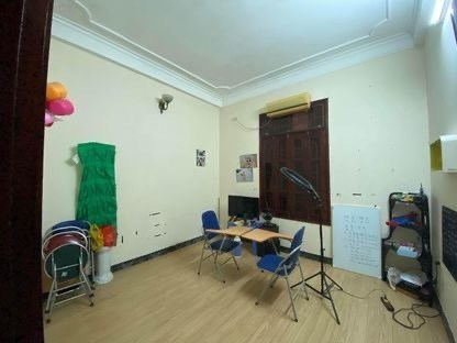 Bán nhà phân lô bãi ô tô, ngõ 168 Trung Kính , DT 50m2 cao 5 tầng , giá 6tỷ.