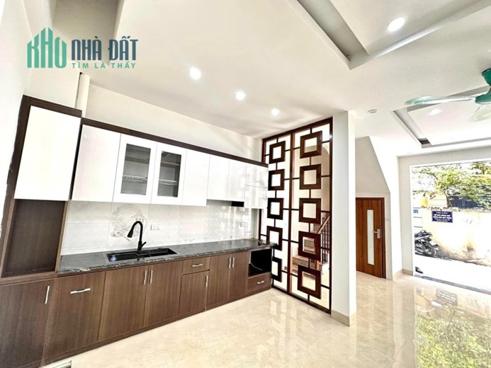 SÔC!!! Bán nhà Xuân La gần 40m2 – Ô Tô Vào – chỉ 5.3 tỷ