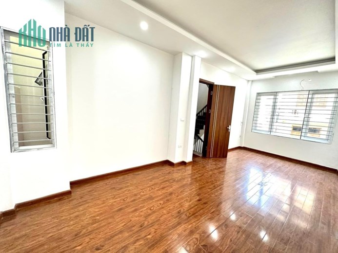 SÔC!!! Bán nhà Xuân La gần 40m2 – Ô Tô Vào – chỉ 5.3 tỷ