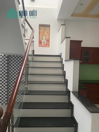 Bán nhà 3 tầng sát mặt tiền Kinh Dương Vương An Lạc Bình Tân, 74m2 chỉ 4,1 tỷ.