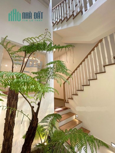 Bán Homestay Đang Kinh Doanh - Mặt Tiền Đường - Cách Hồ Xuân Hương 400m
