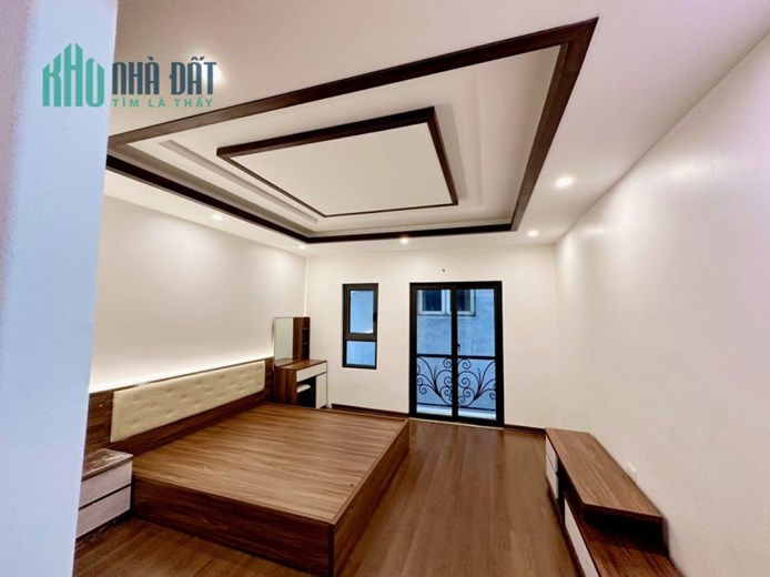 NHÀ MỚI ĐẸP NGÃ TƯ PHỐ BẠCH MAI TIẾP GIÁP 4 TUYẾN PHỐ LỚN GẦN CHỢ MƠ DT:35M2 5 TẦNG 3 NGỦ MT:4M CHỈ