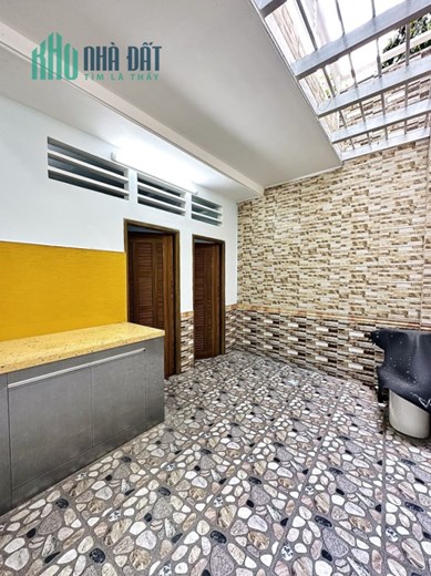 Bán đất tặng Biệt thự, Hẻm 8m, đường Phan Đăng Lưu, TTHC Quận, 6.6x21, nhỉnh 15 tỷ