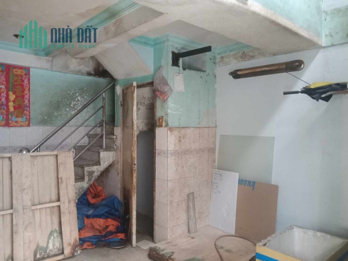 Bán Gấp Nhà 1 sẹc đường 3/2 Q11, 24 m2, hẻm 4 m,4 tầng Chỉ 1 tỷ 8