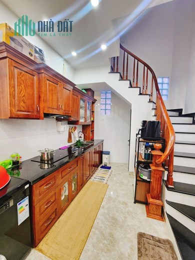 Bán nhà Mỹ Đình,20m ra ô tô,60m ra mặt phố,nở hậu,nhà 2 mặt ngõ,32m2,5tầng,mt:3,7m